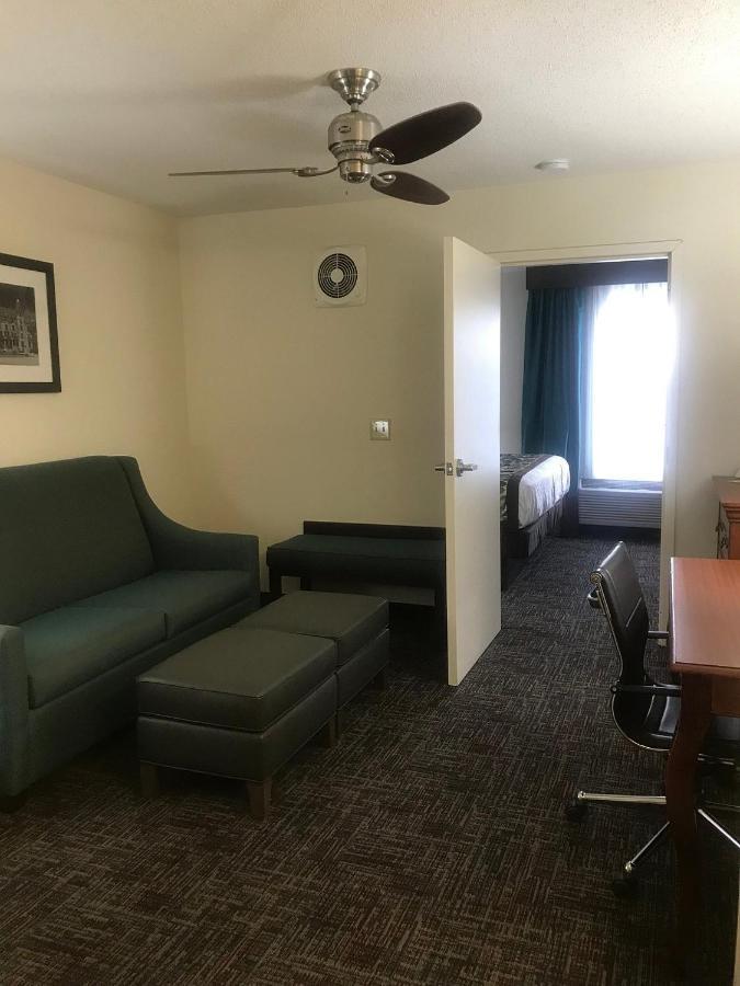 Regency Inn And Suites O'Fallon Exterior photo
